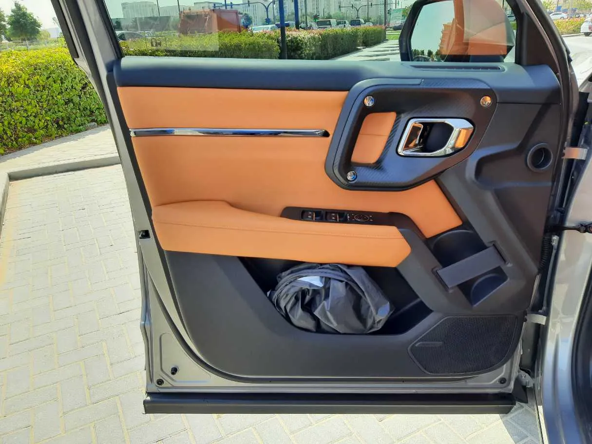 Car image 10