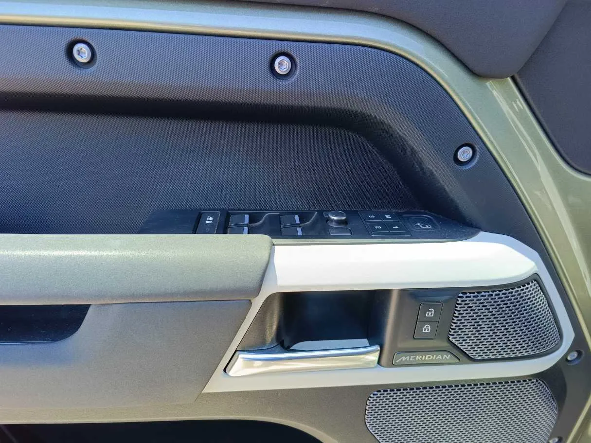 Car image 37