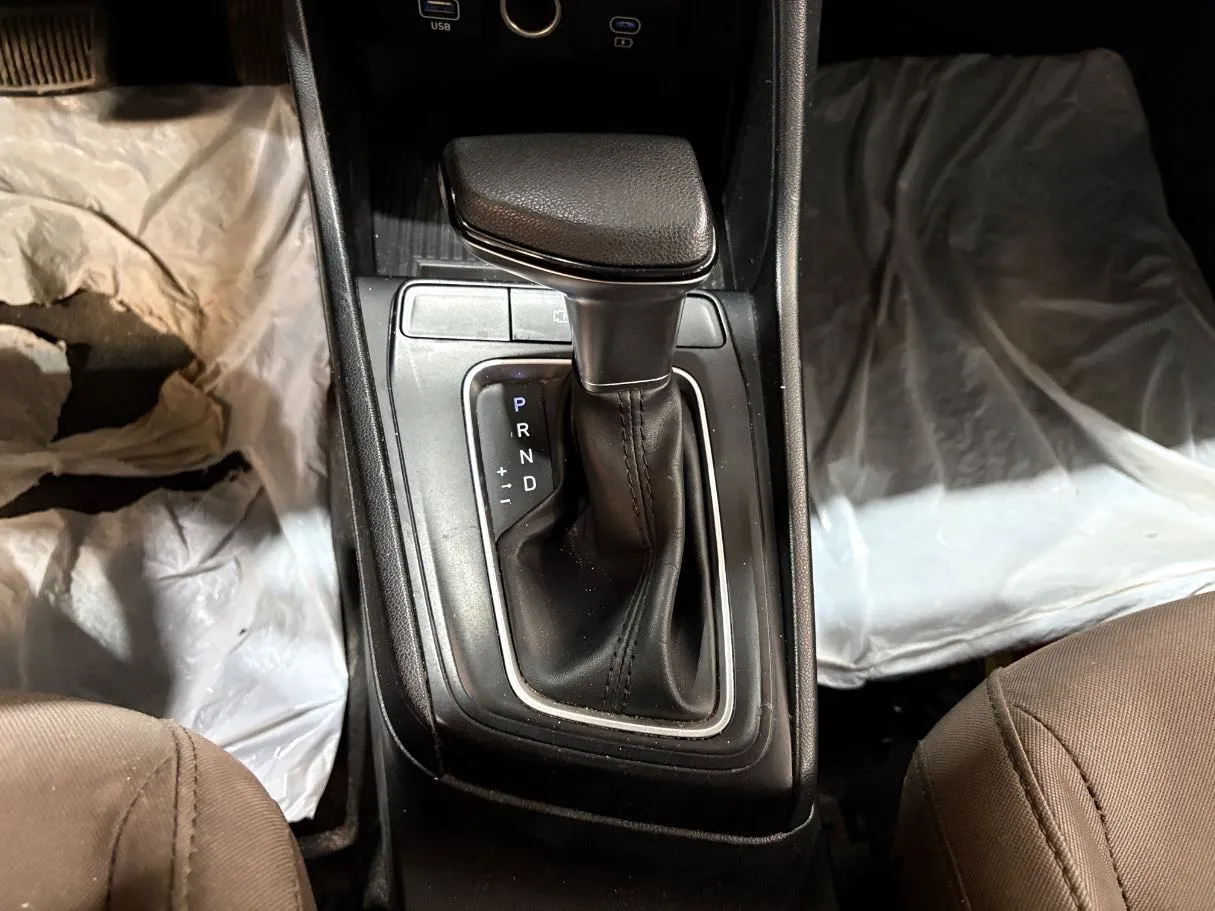 Car image 16