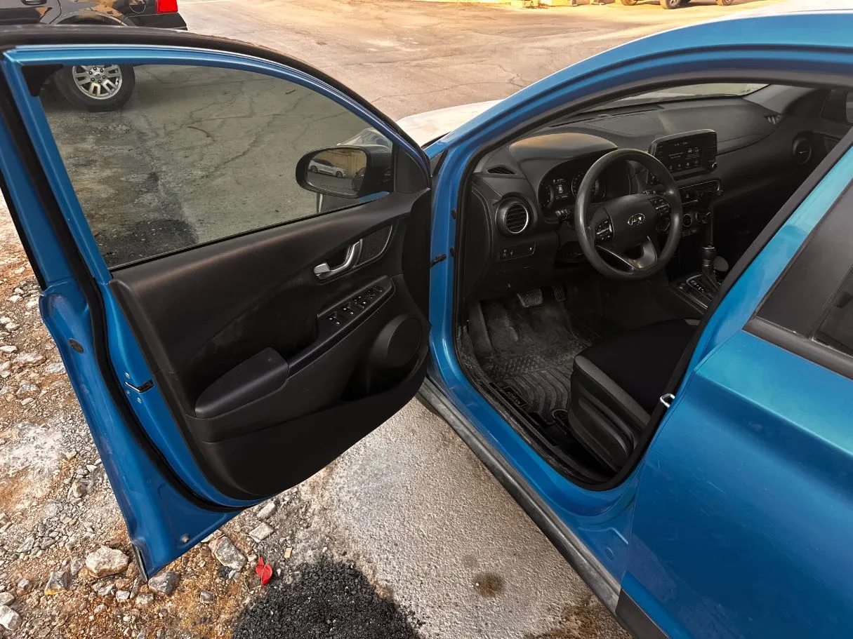 Car image 11
