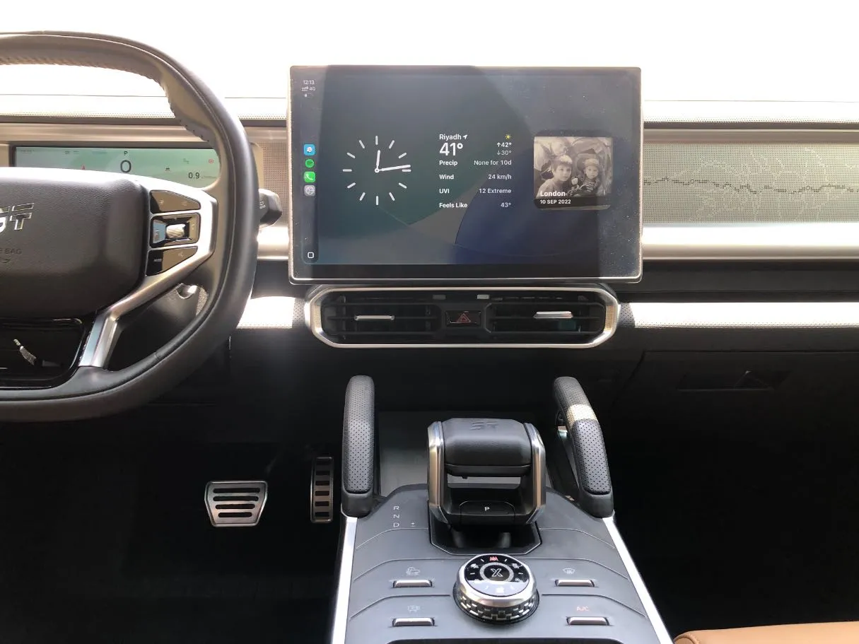 Car image 16