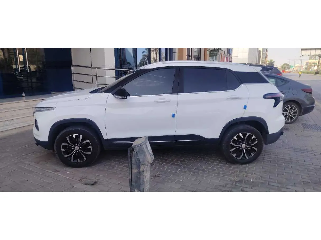 Car image 6