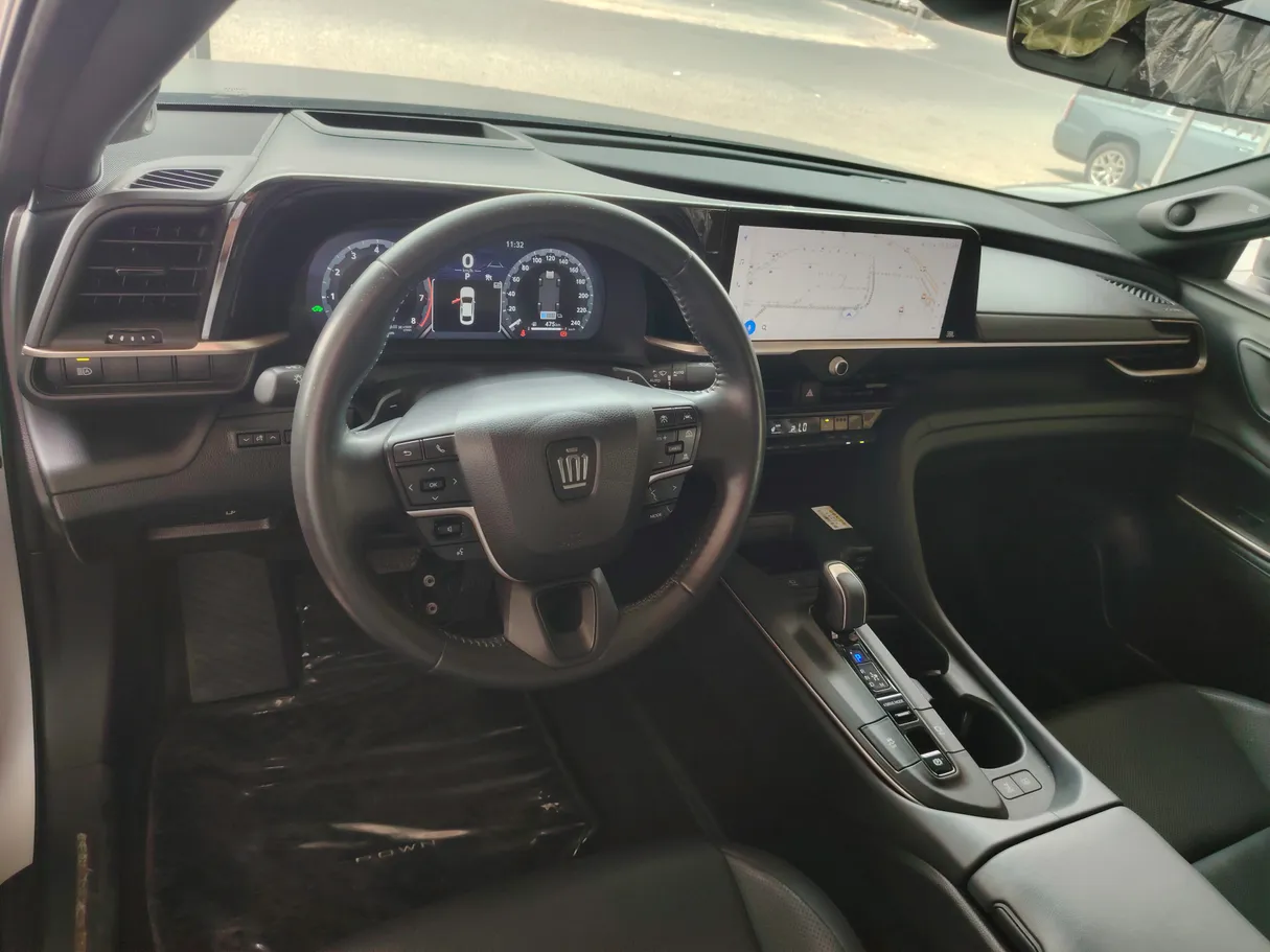 Car image 18