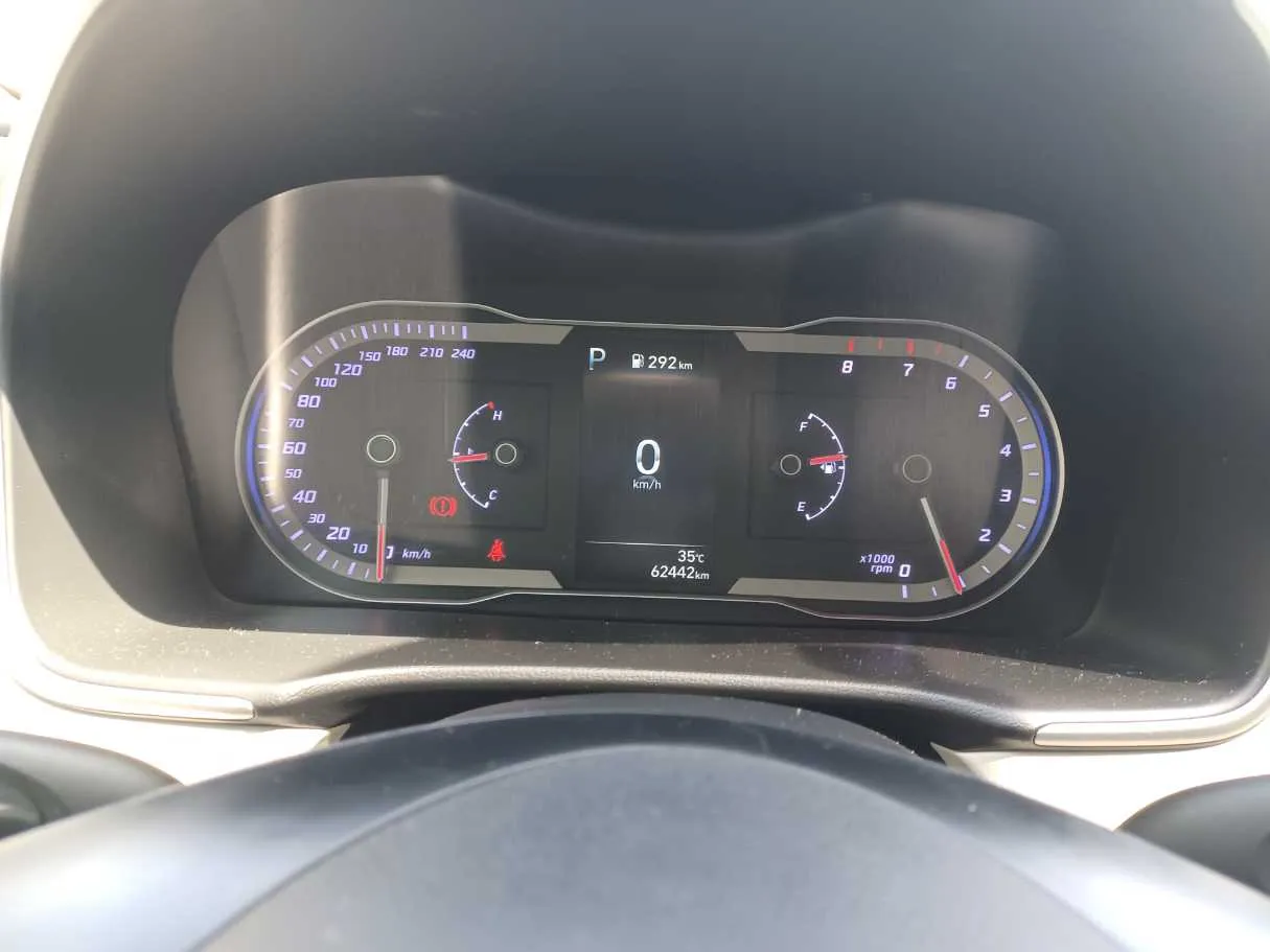 Car image 17