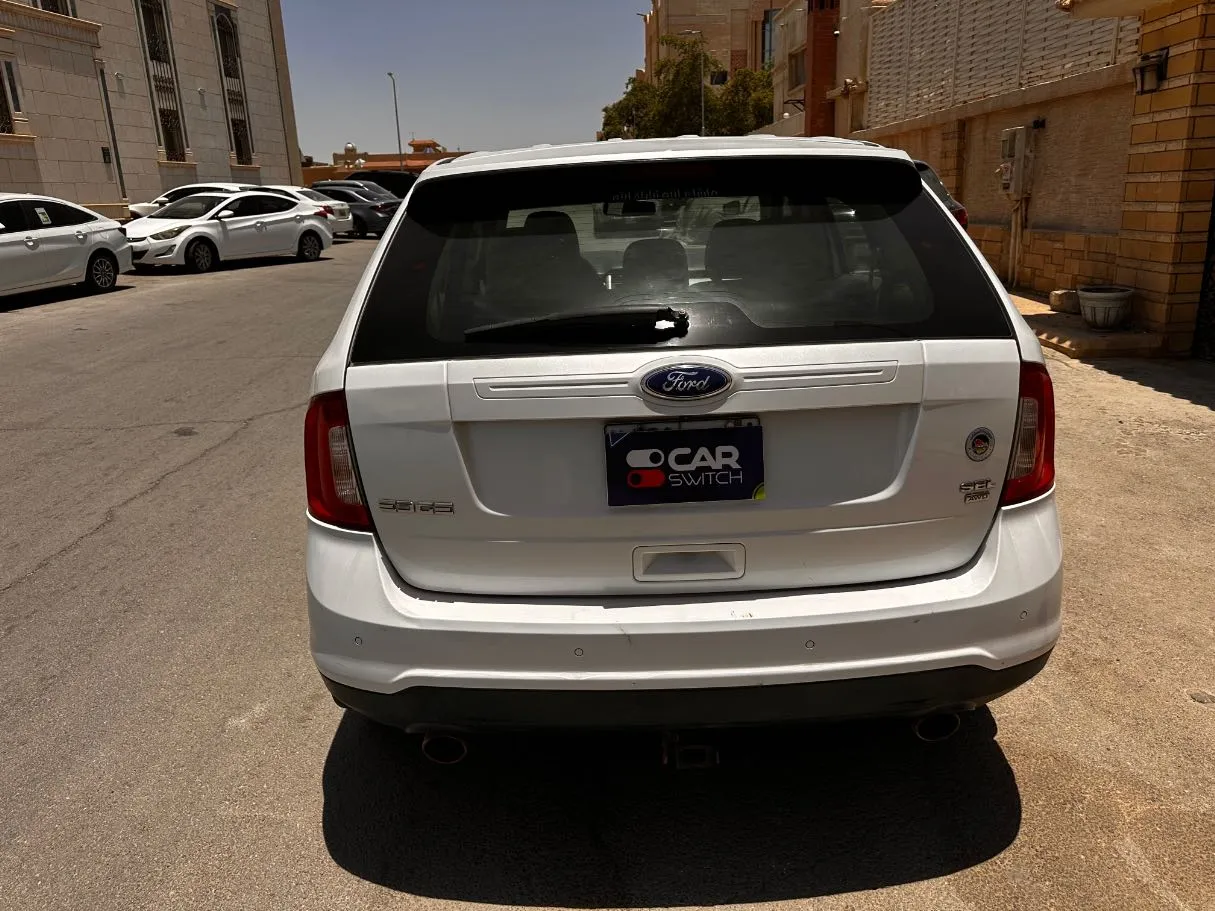 Car image 6