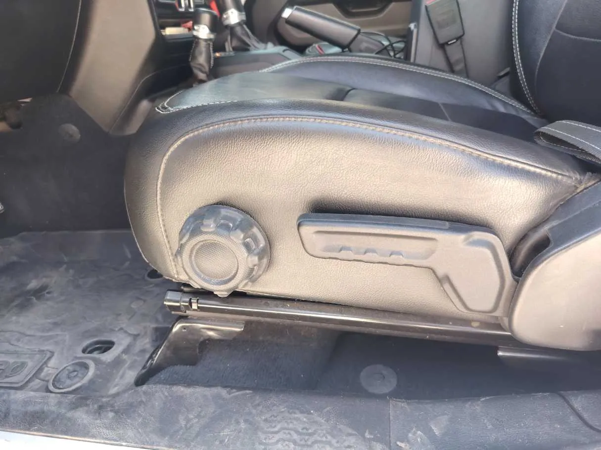 Car image 28
