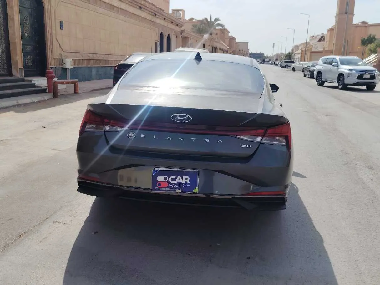 Car image 6