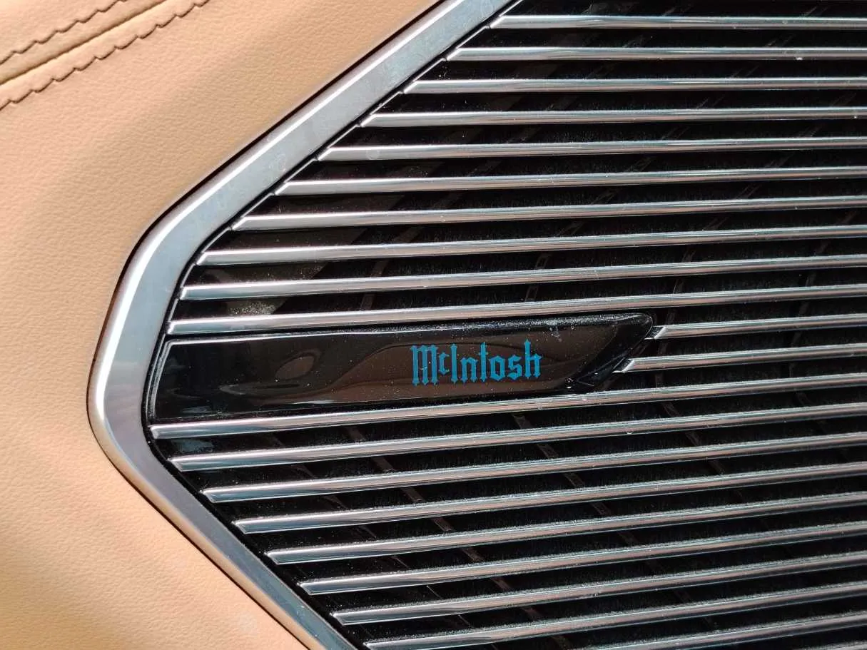 Car image 33