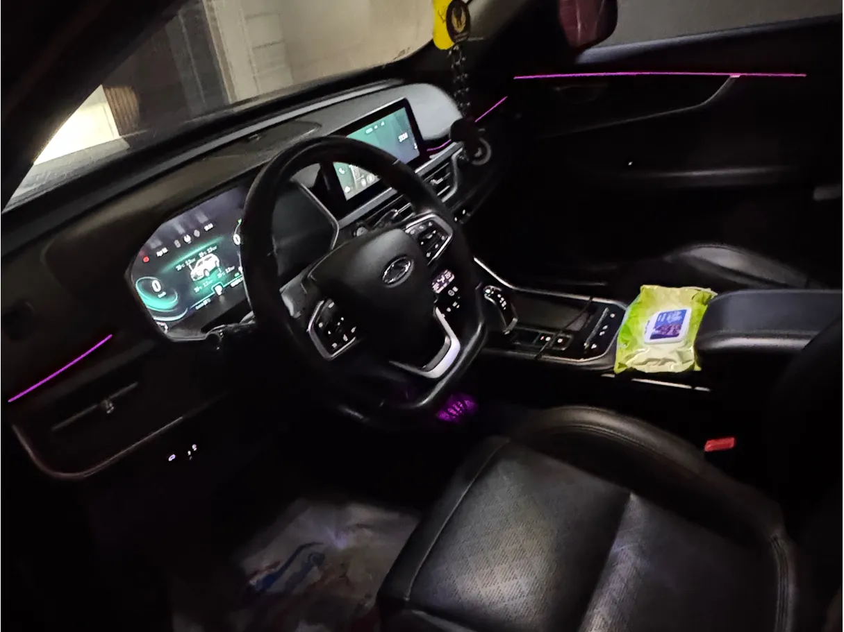 Car image 5