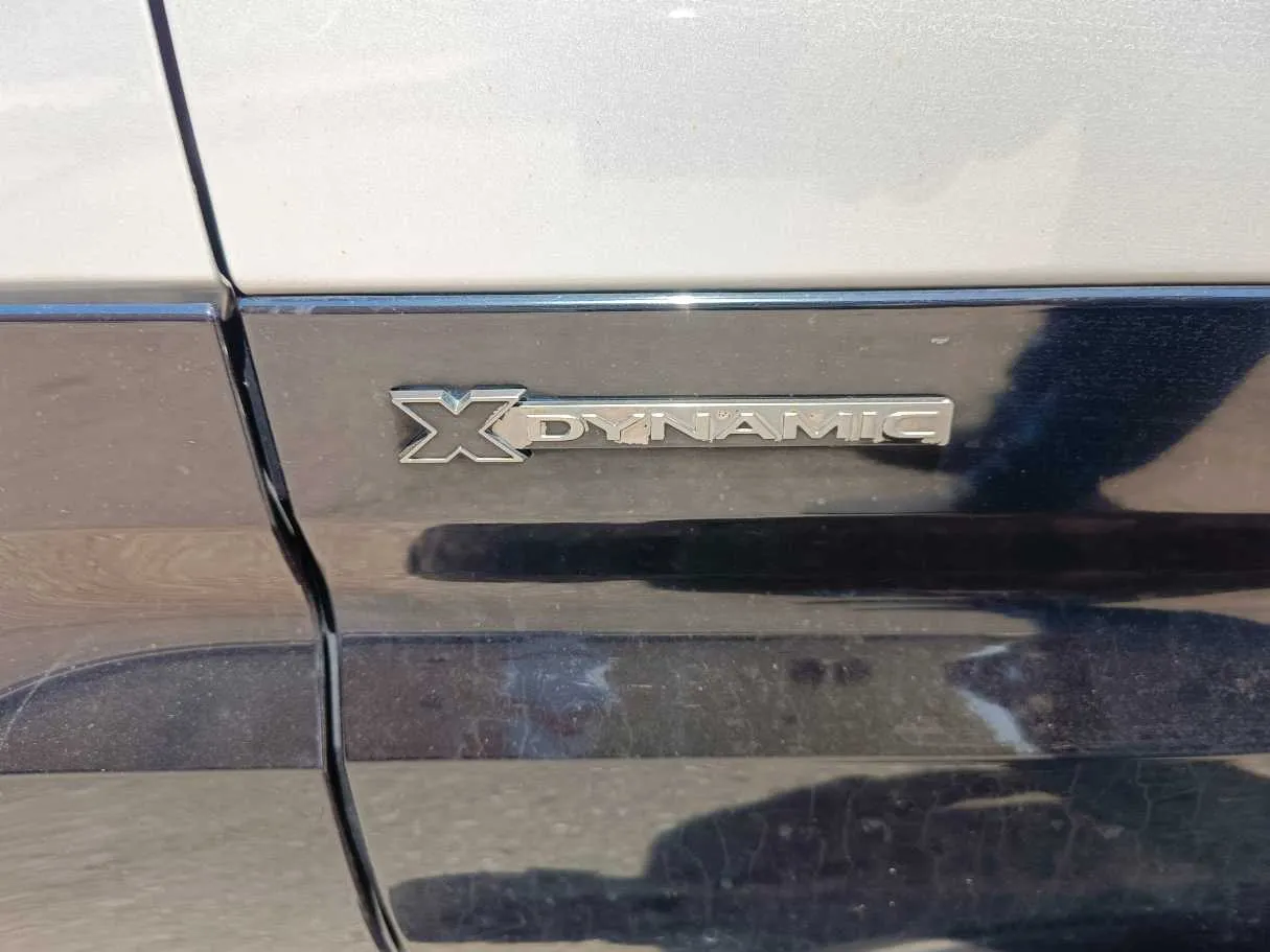 Car image 40