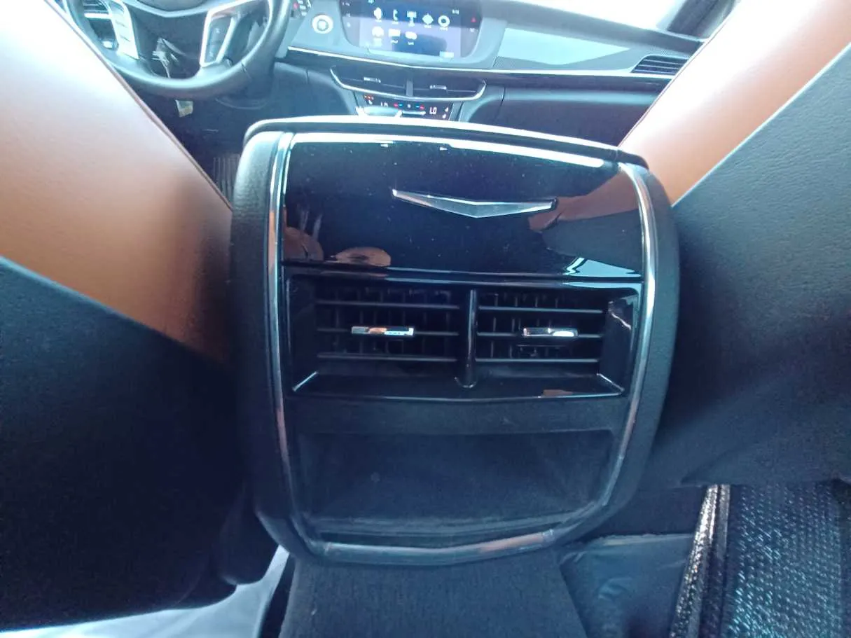 Car image 23