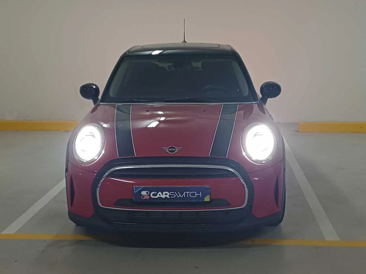 Car image 2