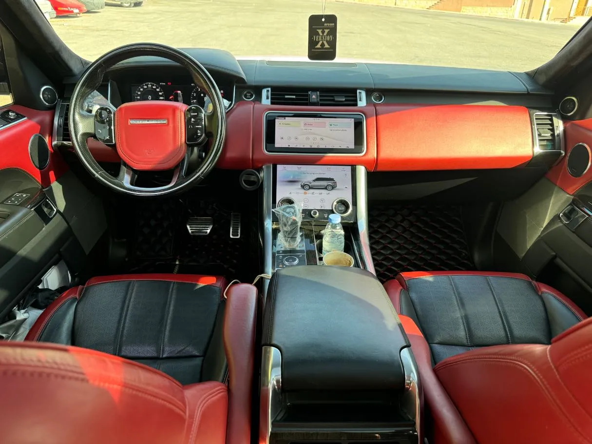 Car image 16