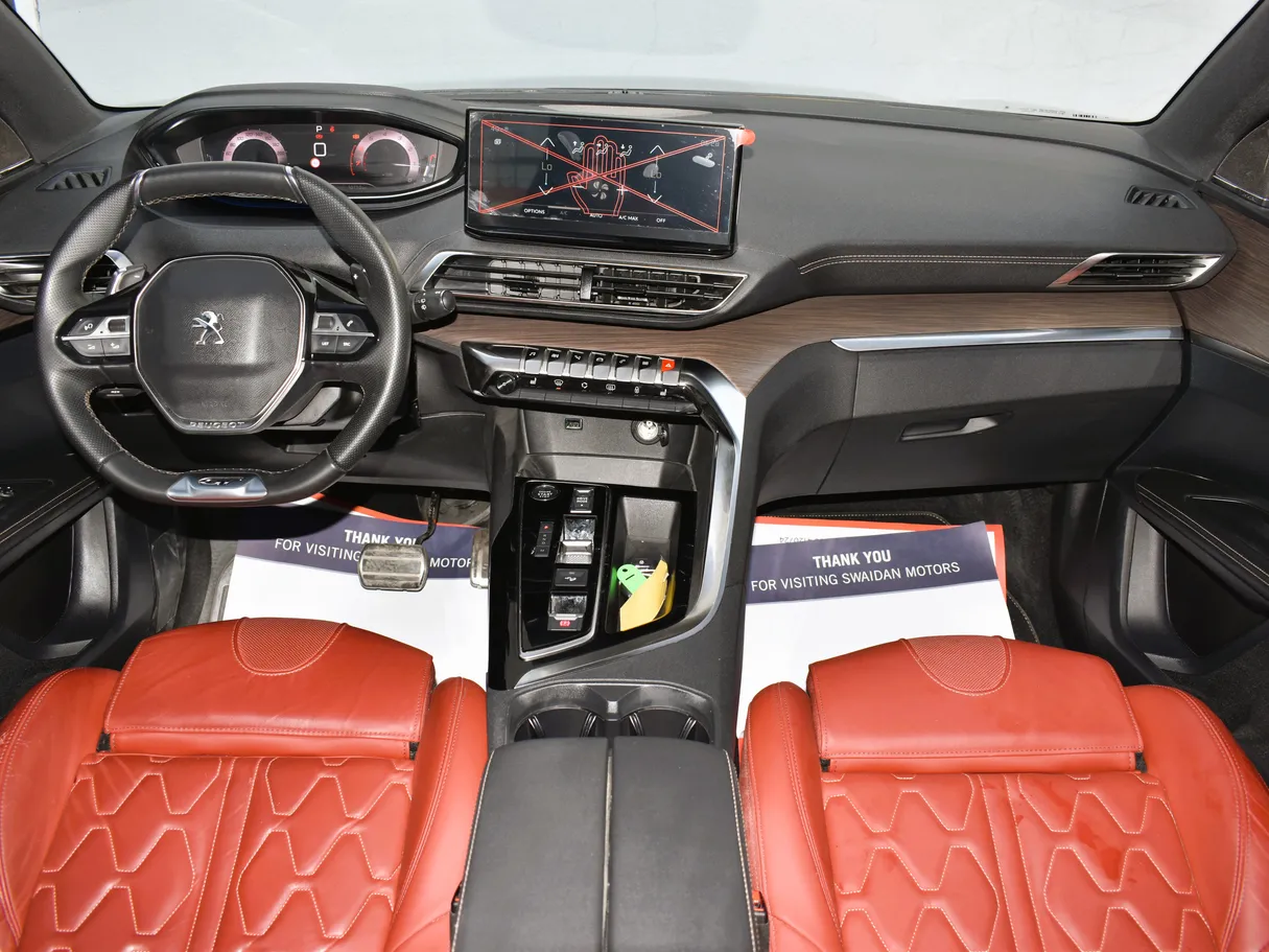 Car image 12