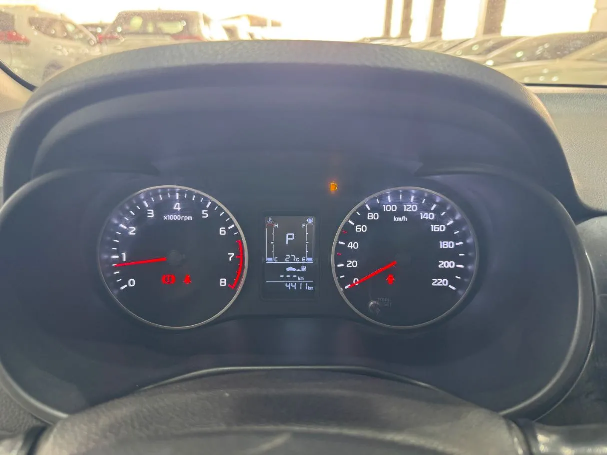 Car image 16