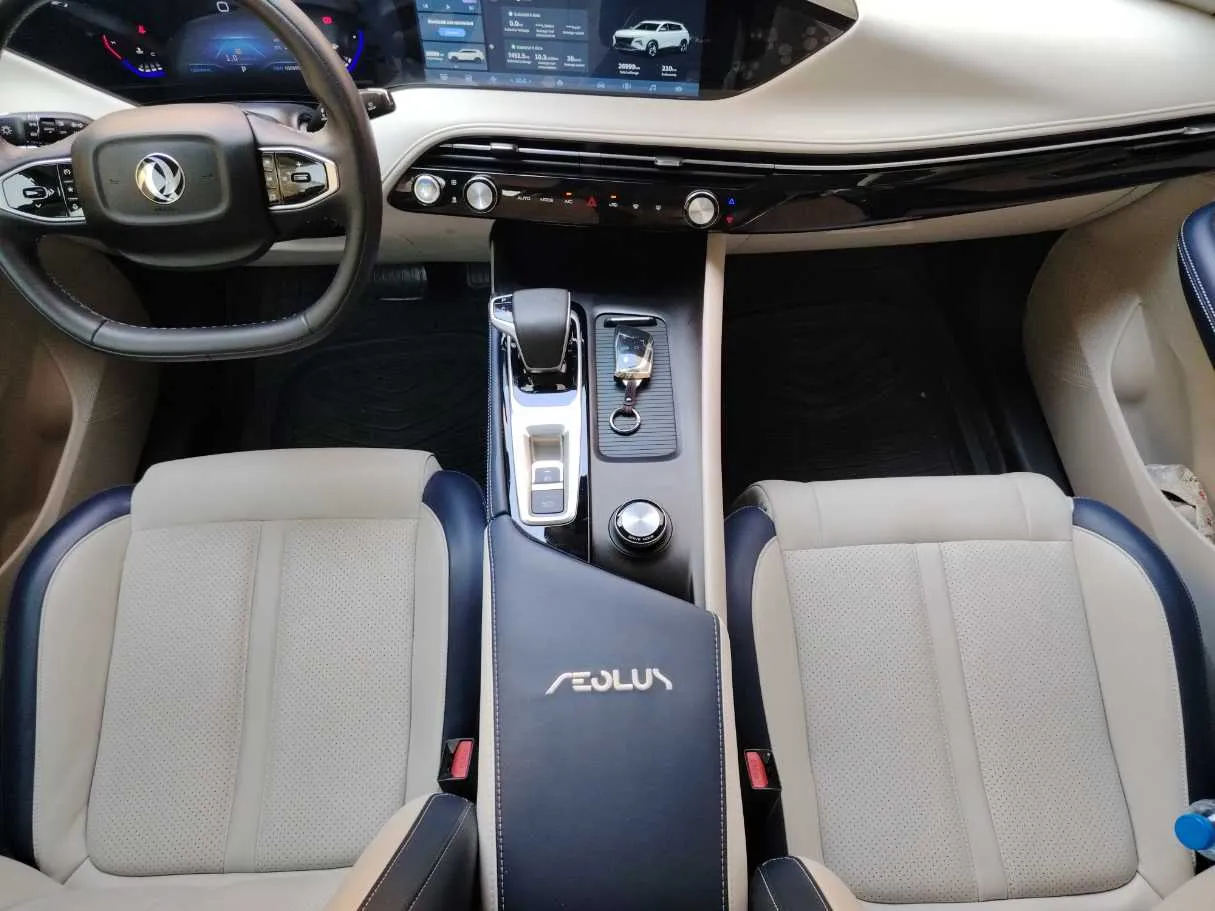 Car image 19