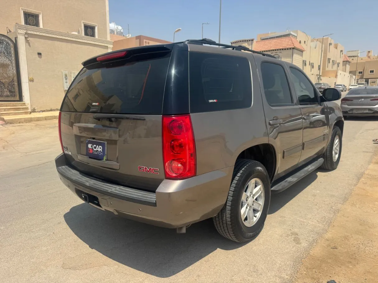 Car image 5