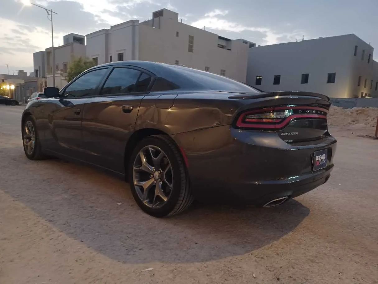 Car image 7