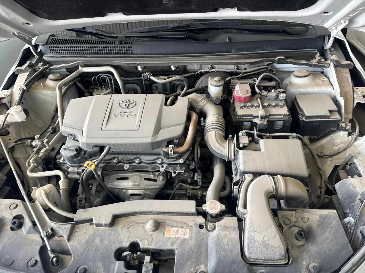 Car image 19