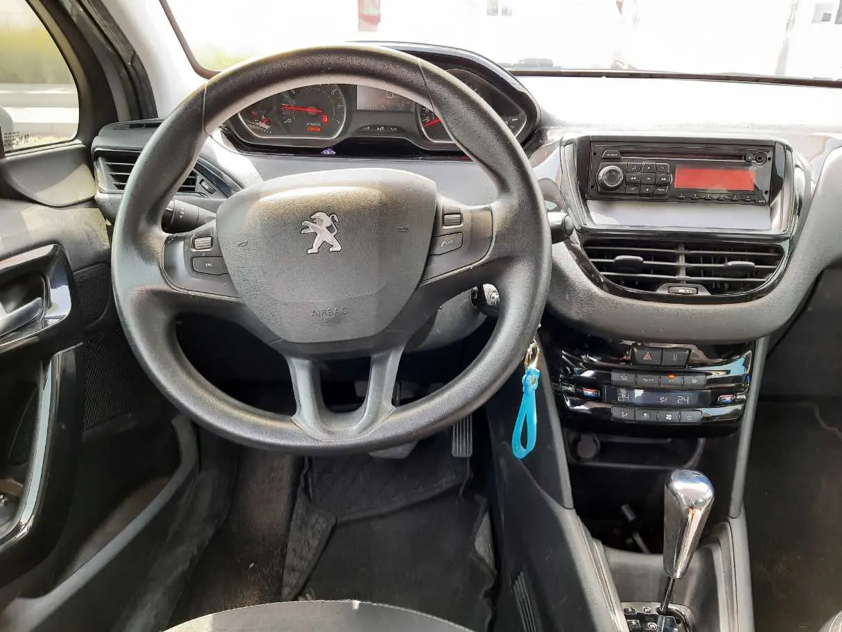 Car image 16