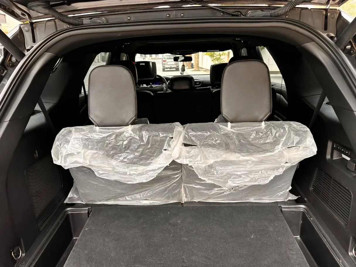 Car image 27