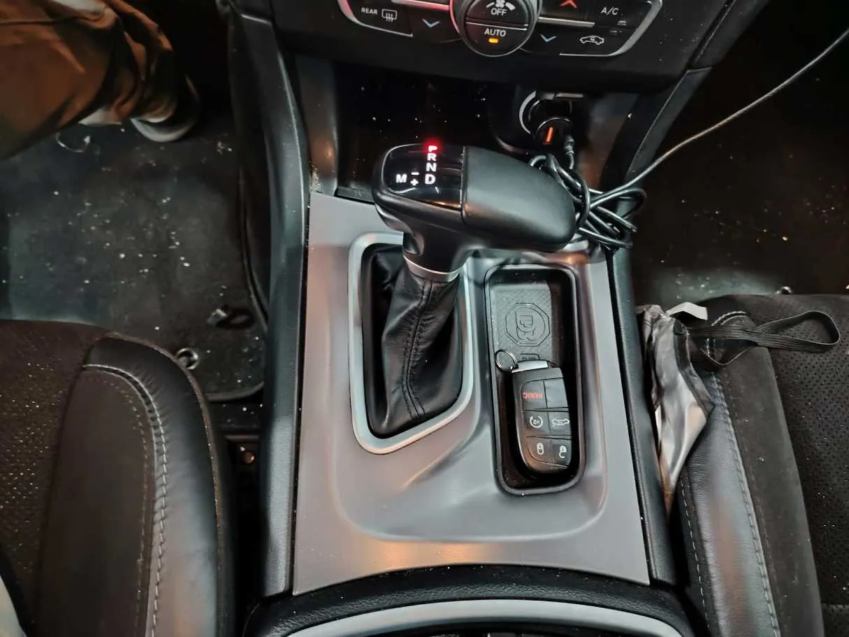 Car image 23