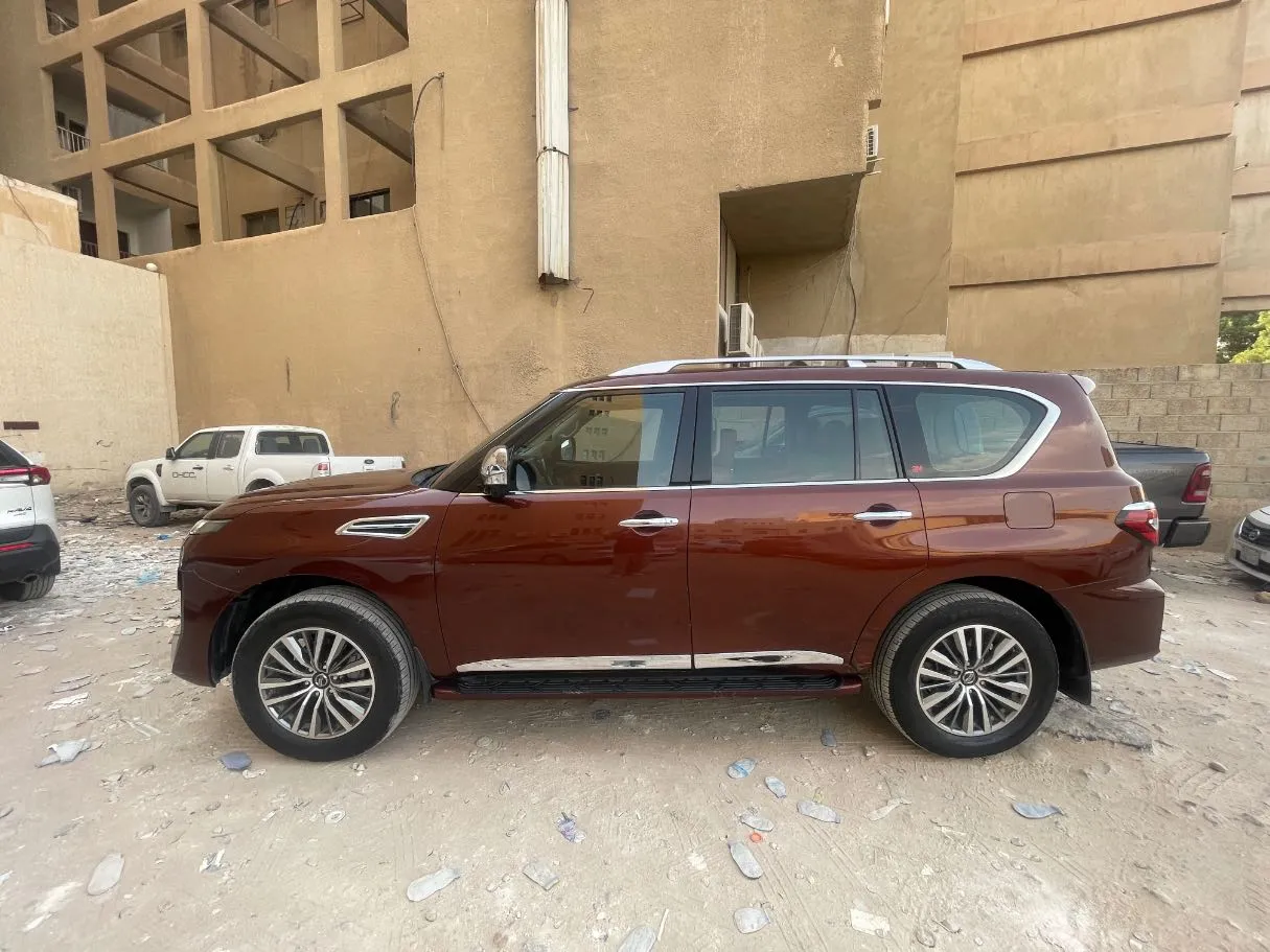 Car image 7