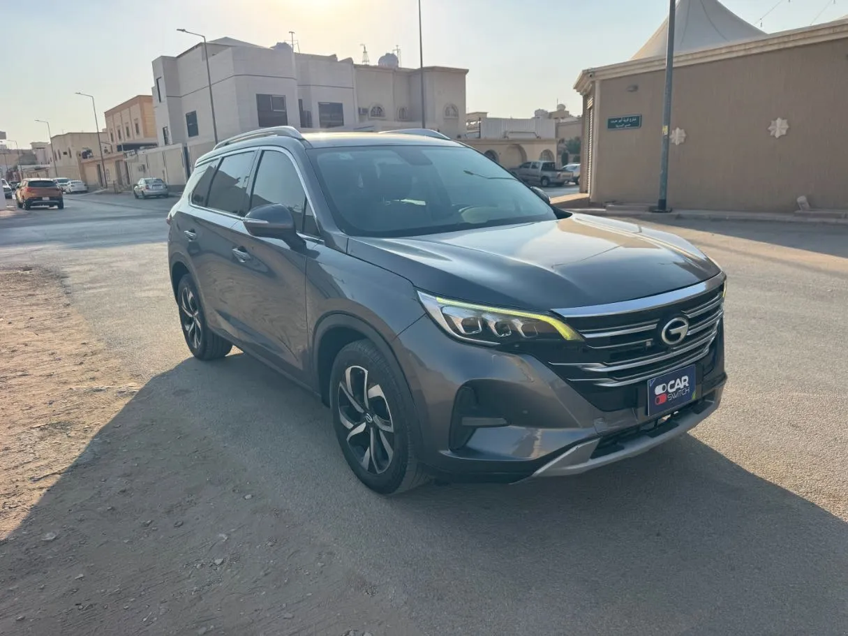 Car image 3