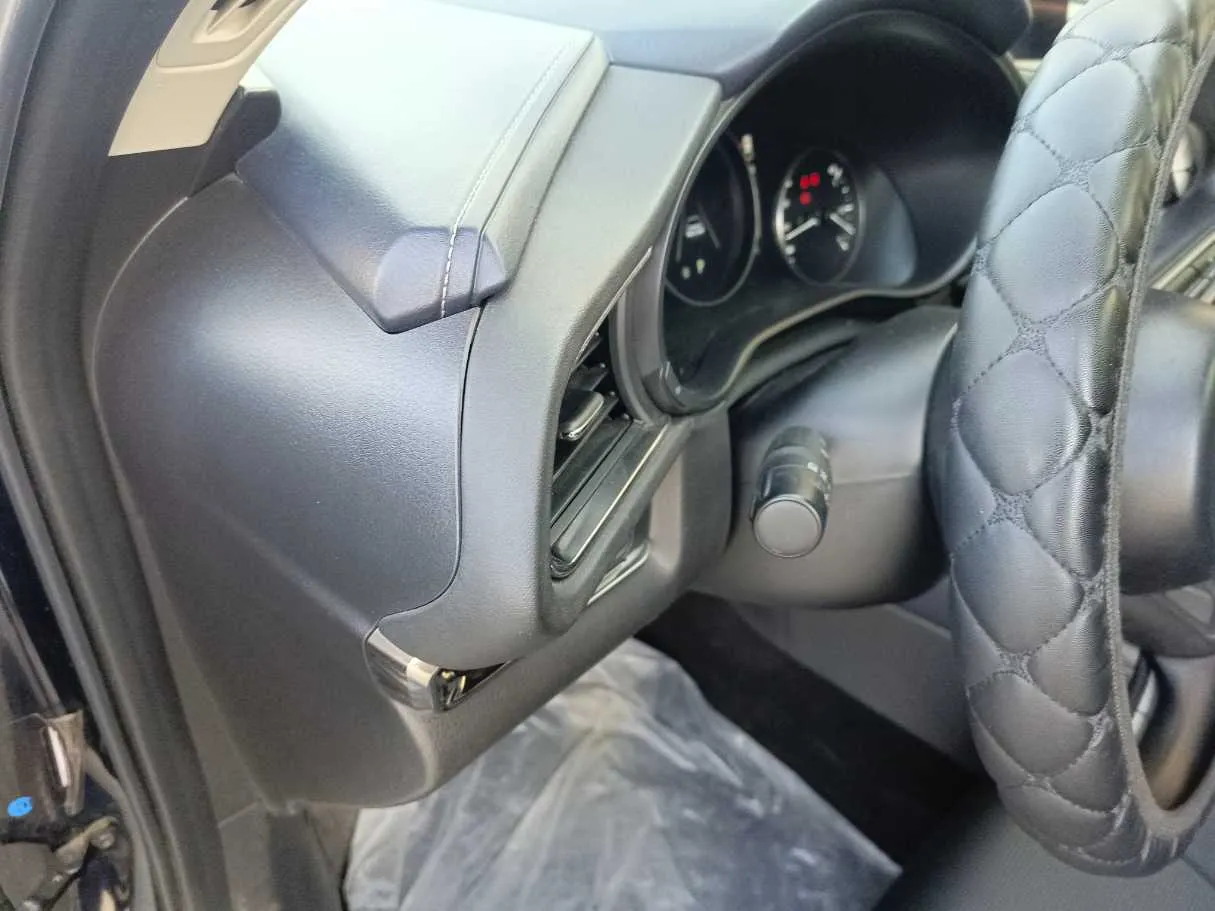 Car image 28