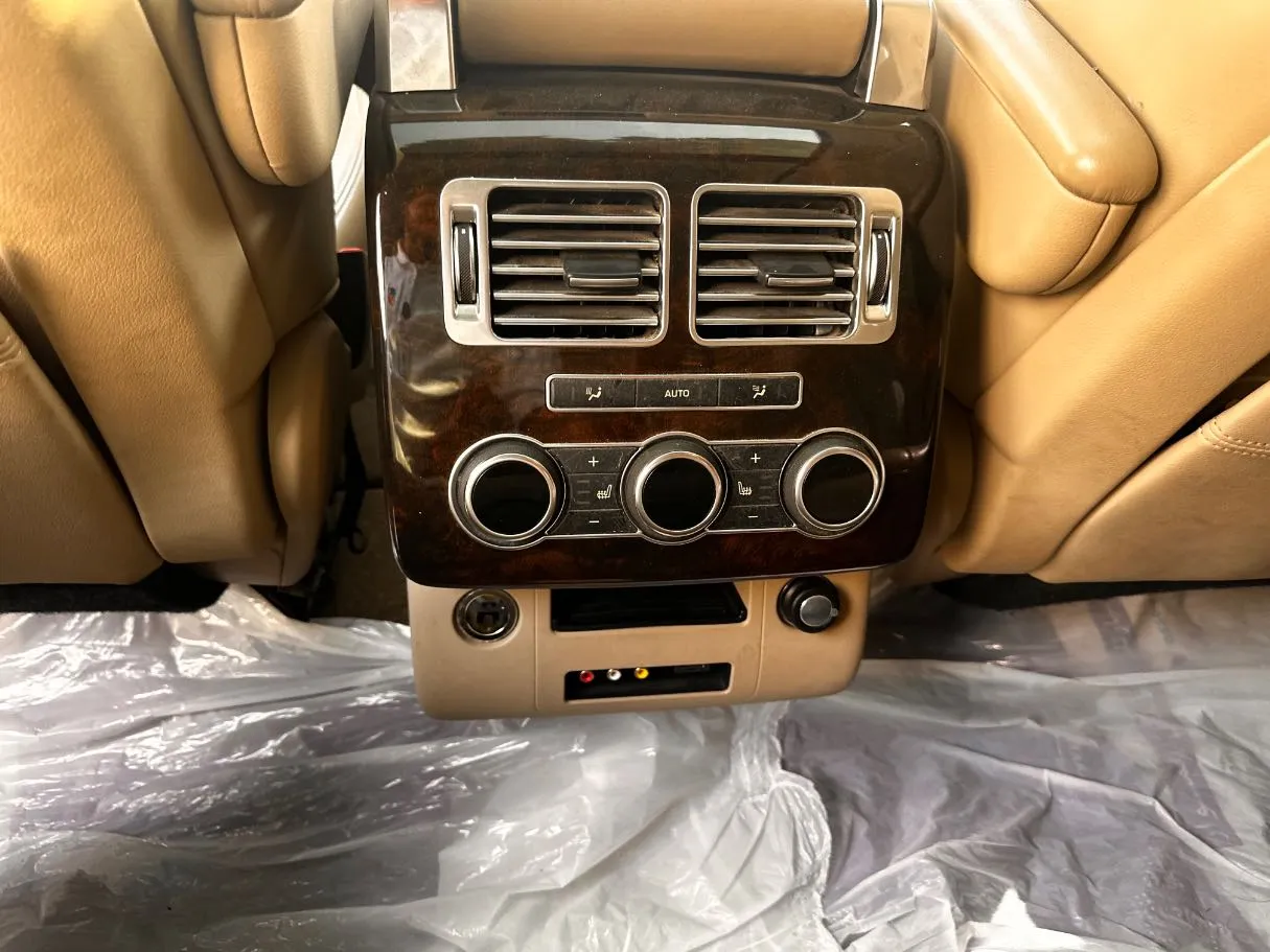 Car image 23