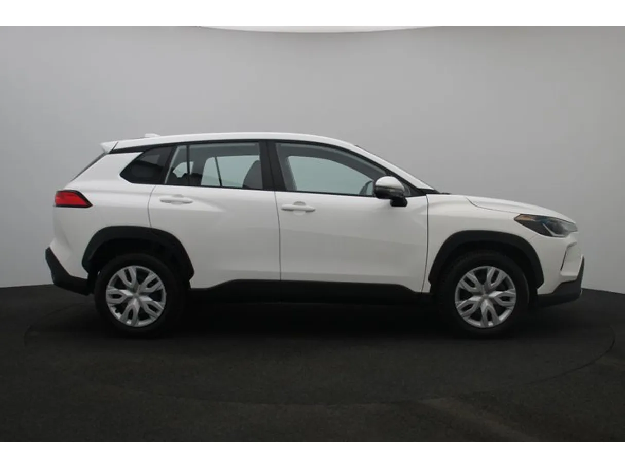 Car image 13