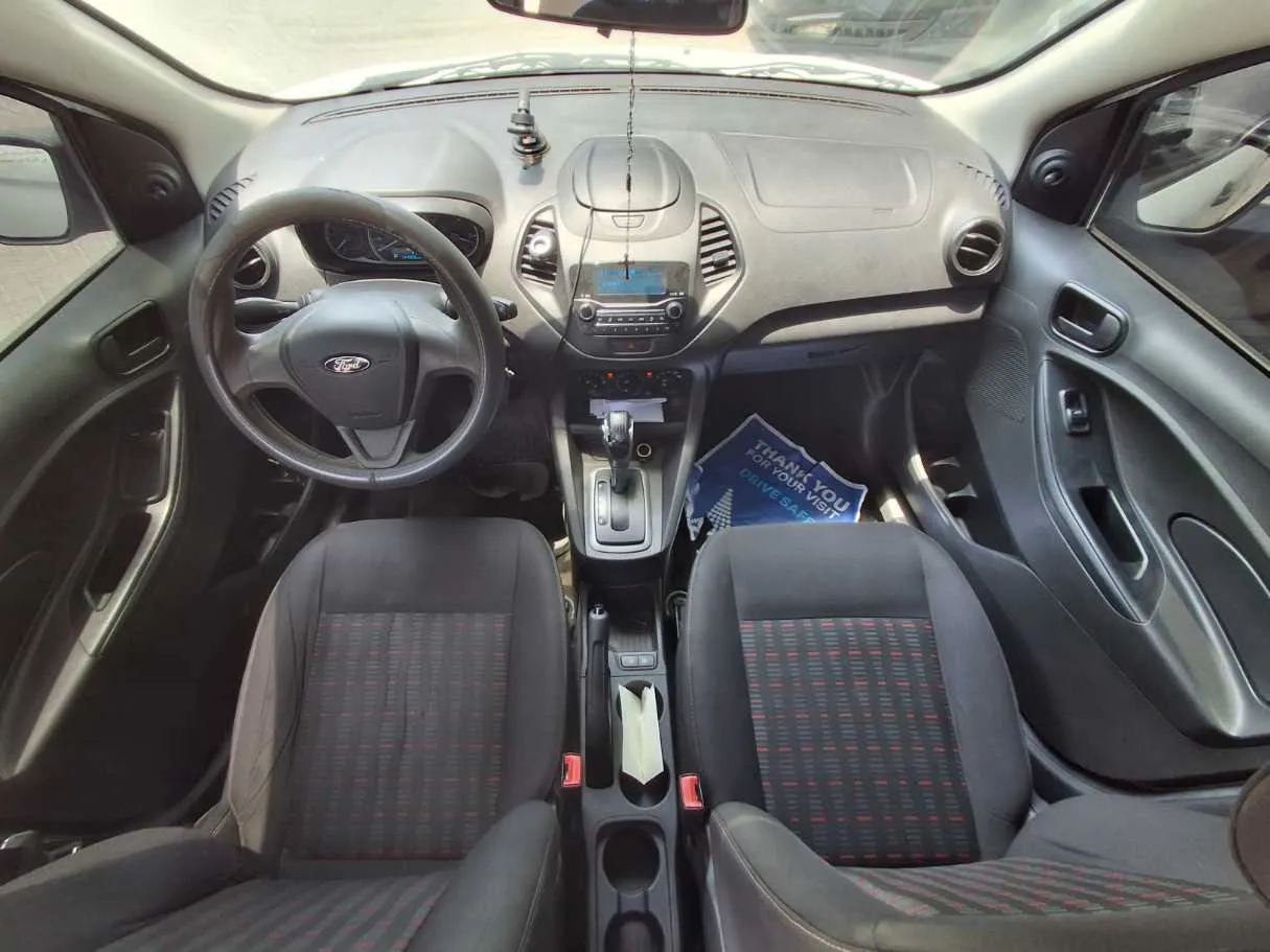 Car image 13