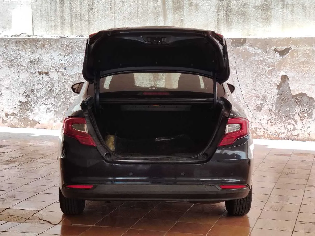 Car image 23