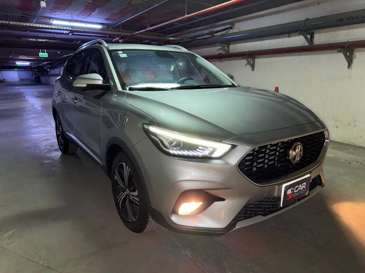 Car image 3