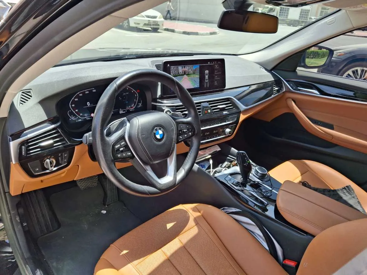 Car image 11