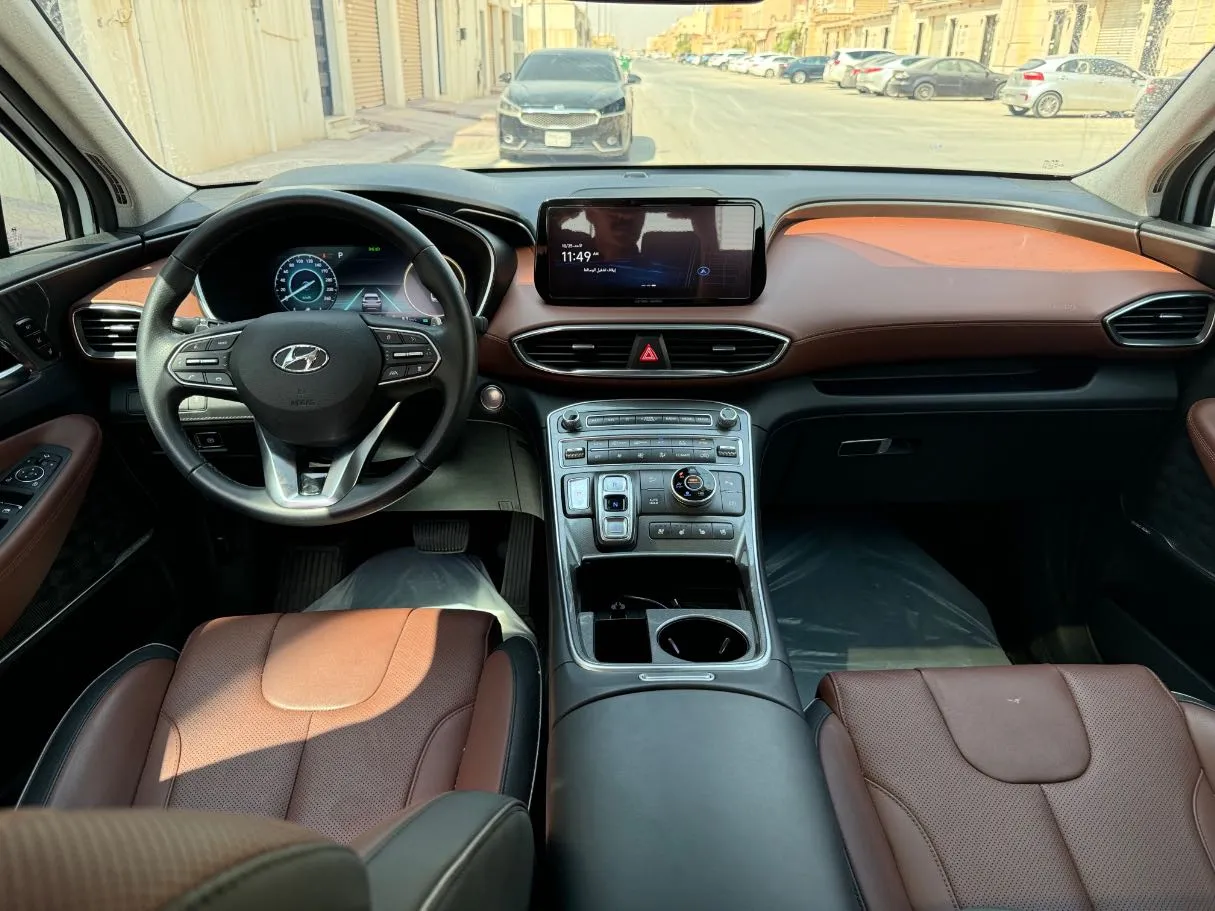 Car image 14