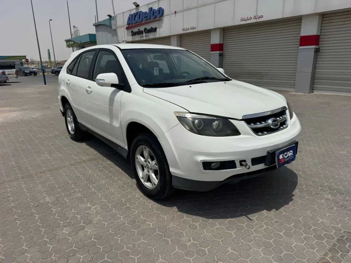 Car image 3
