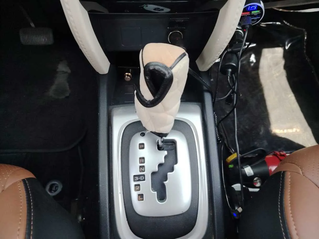 Car image 19