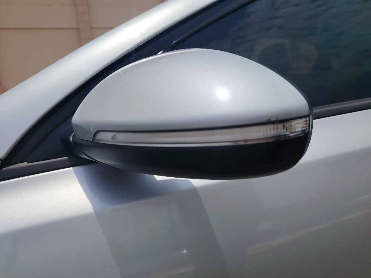Car image 27