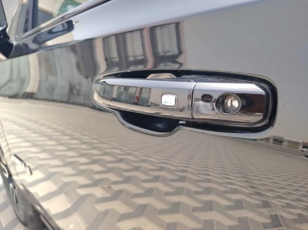 Car image 35