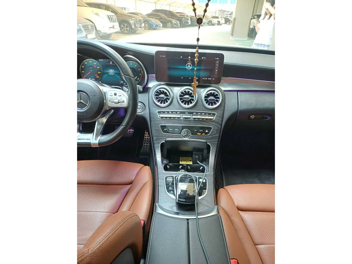 Car image 15