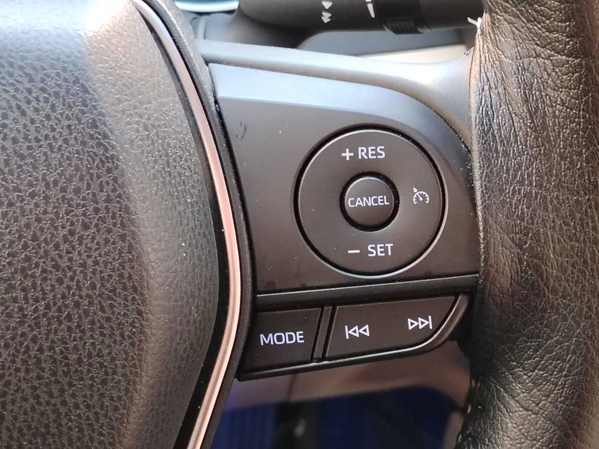 Car image 34