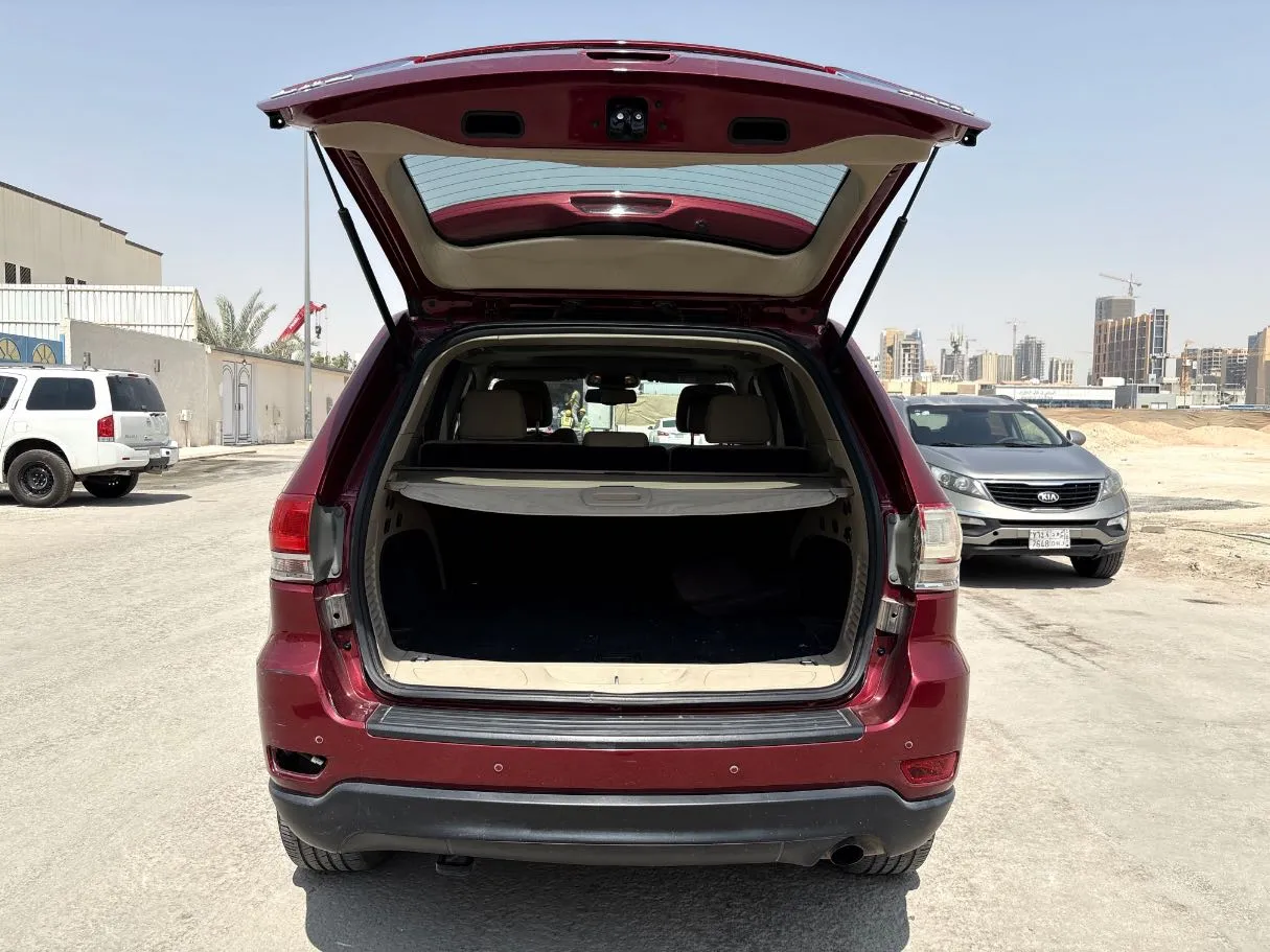 Car image 25
