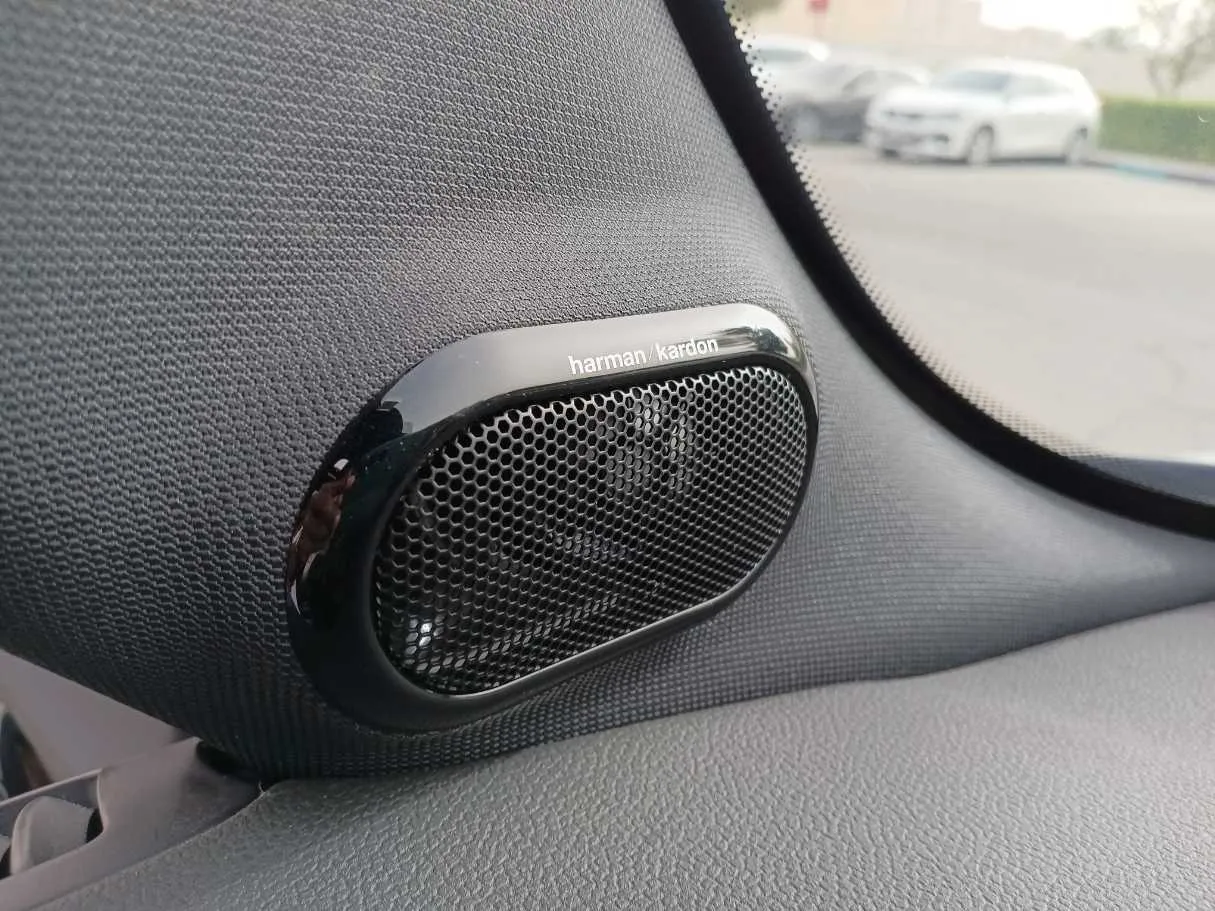 Car image 24