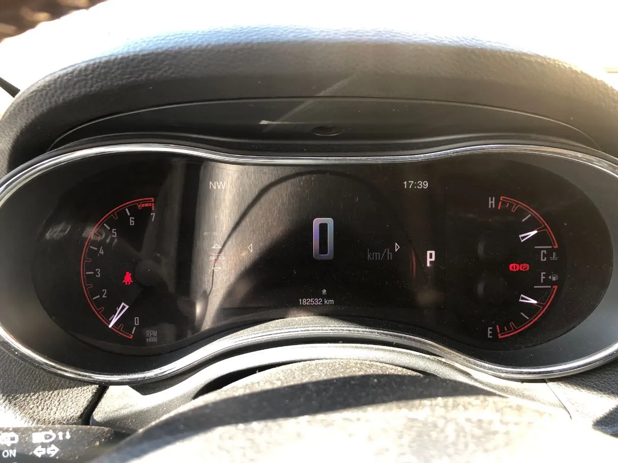 Car image 18