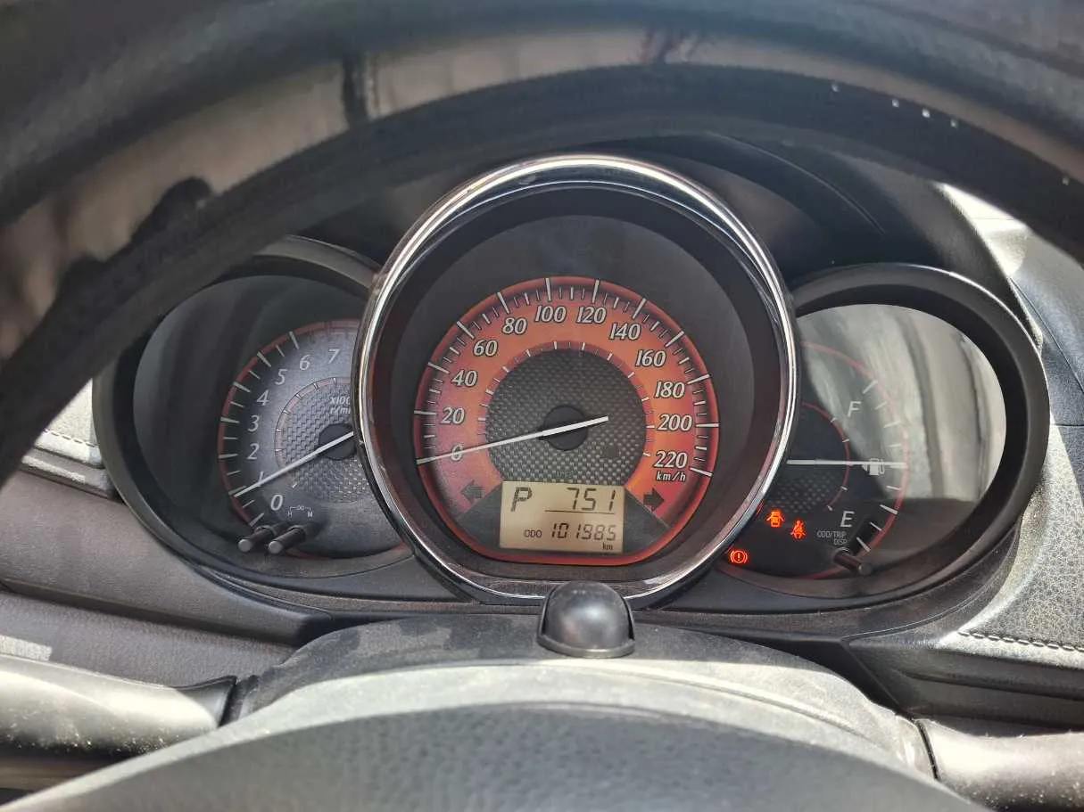 Car image 18