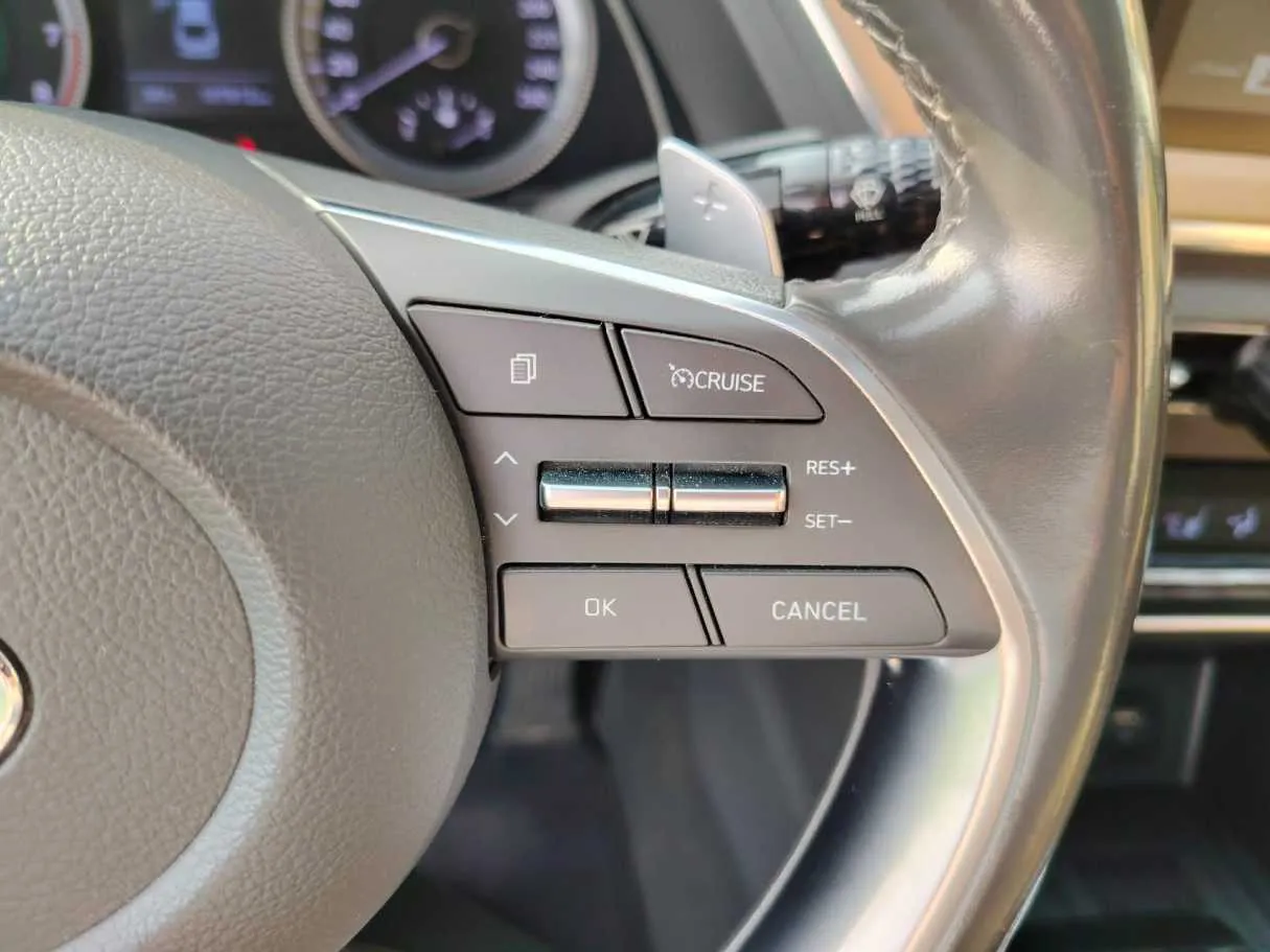 Car image 40