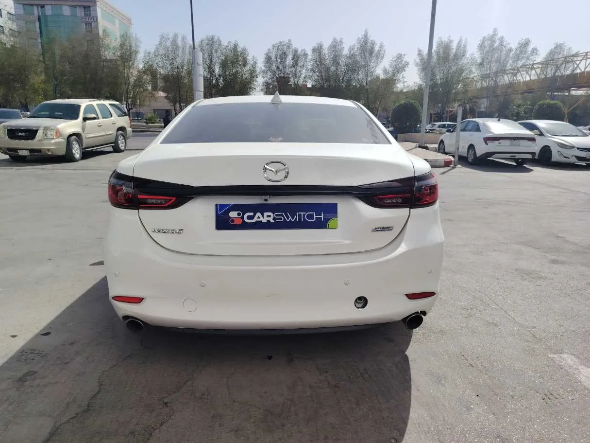Car image 6