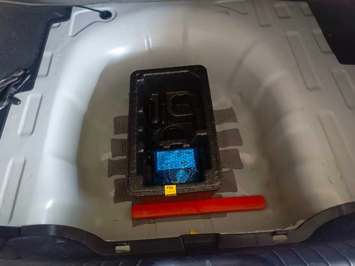 Car image 23
