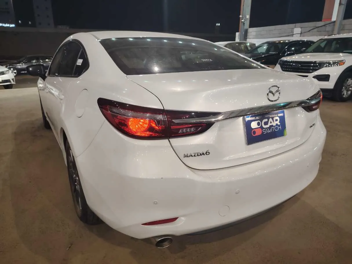 Car image 7